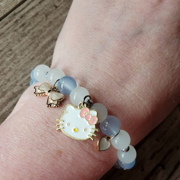 NWT Sanrio Hello Kitty Beaded Cartoon Bracelet Stretchy Blue Gray White - Picture 9 of 11